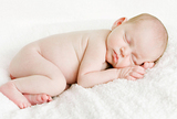 Potpora očeva ključna je za dojenje i sigurno spavanje dojenčadi