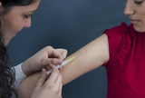 Tko treba odlučiti o cijepljenju: roditelj, školski liječnik ili netko treći?
