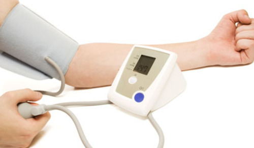 Intenzivno snižavanje tlaka kod starijih bolesnika s hipertenzijom