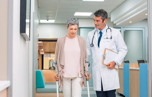 Miopatija i polineuropatija u bolesnika s teškim oblikom infekcije COVID-19 Miopatija i polineuropatija u bolesnika s teškim oblikom infekcije COVID-19